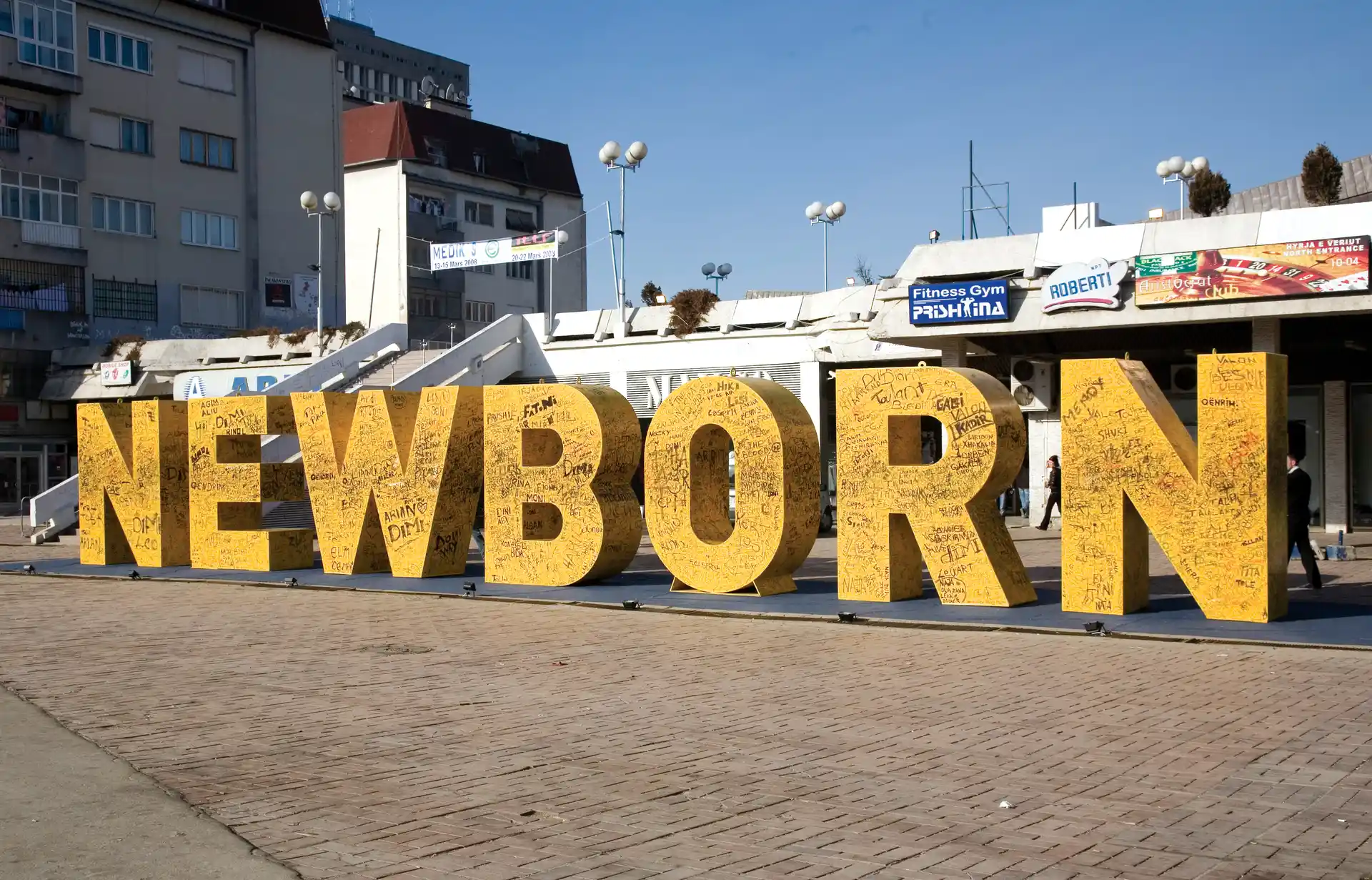 NEWBORN_Monument (1)